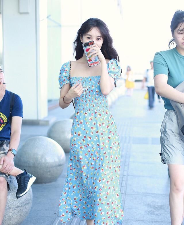  『面料』春天穿这4款裙子 要小心！它们自带俗气和廉价感，特别“葬”气质
