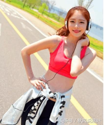 街拍:街头少妇,尽显各种火热身材!第五张亮了!