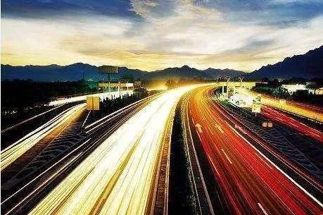 出行早知道！国庆7天假期全国收费公路免费通行 “避堵”攻略提前
