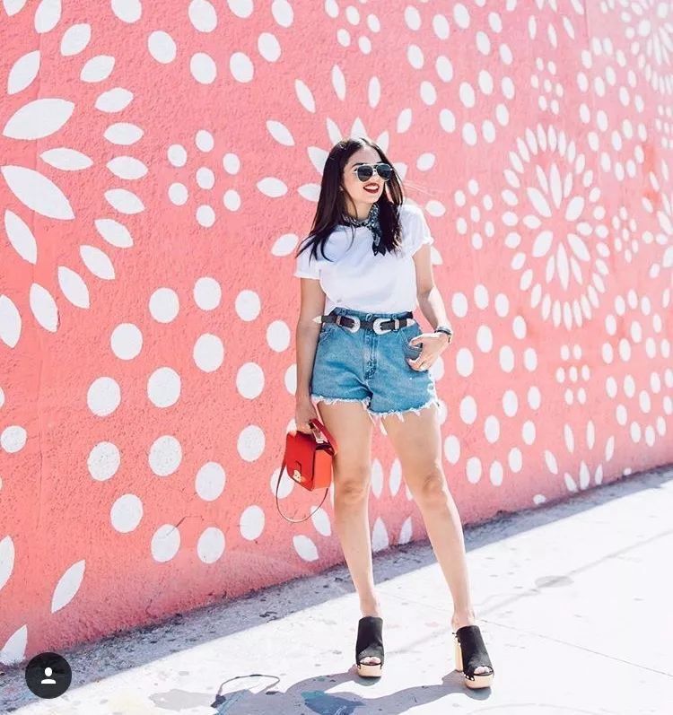 沈月的五五分身材还有救吗?看ins身高160的博主怎么解锁尴尬身材