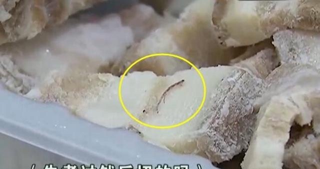 女子花27元在超市买肉,切开时傻了,厂家：我看了,那是一根筋！