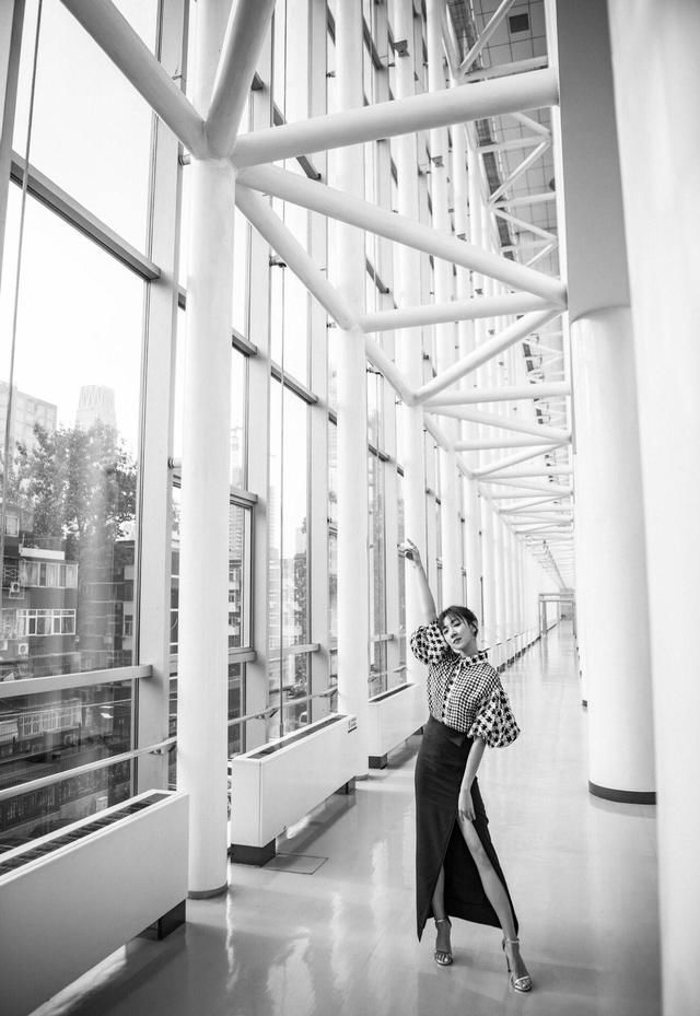 秋季请保持这样的魅力，我姿比谁都美上几分