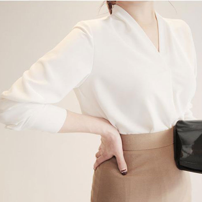 初秋穿长裤配上这:洋气小衫，百搭有气质，特别显年轻美嫩