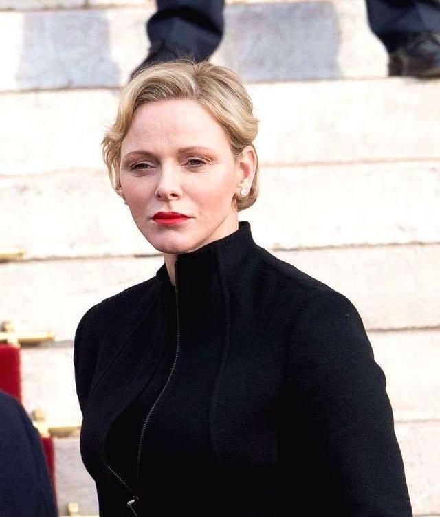 夏琳：摩纳哥王妃夏琳爱情曲折，婚前逃跑三次，终由灰姑娘变身皇室成员