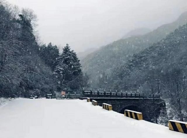 西安一下雪就变回长安 雪拥四大景区 千年梦回秦岭