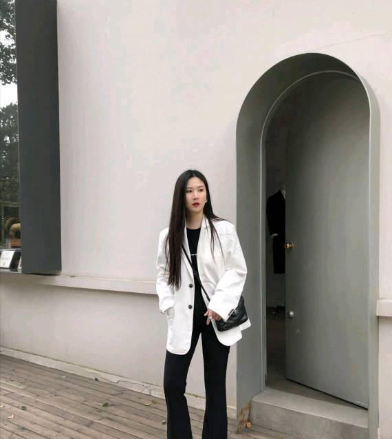  子女孩■高个子女生的春日穿搭,又帅又飒的法式风情,让你优雅又高级!