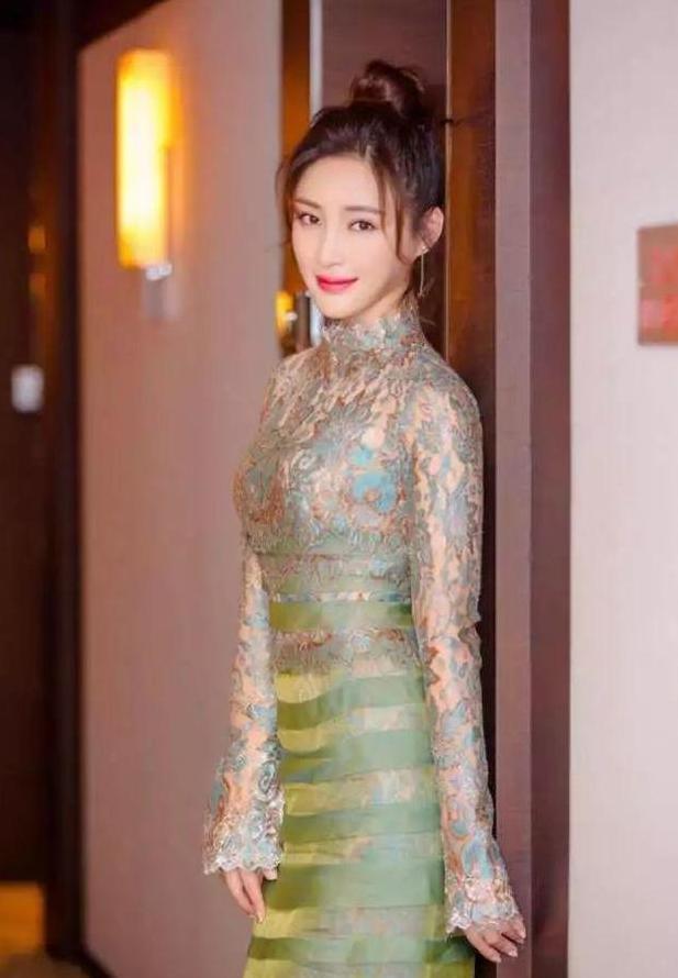 从“潘金莲”到旗袍气质女神,甘婷婷的旗袍造型令人惊艳!
