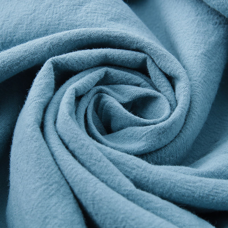 35-45岁女人的最佳穿搭,棉麻衬衫+小脚裤,时尚又减龄