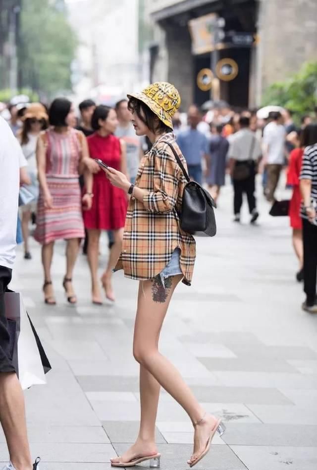双尖头的高:秀出女性十足女人味,高跟鞋时尚穿搭