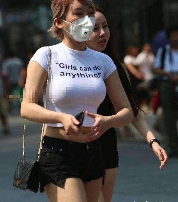 街拍:三里屯的姑娘身材果然都好到爆,不过图6才是真款的收割机