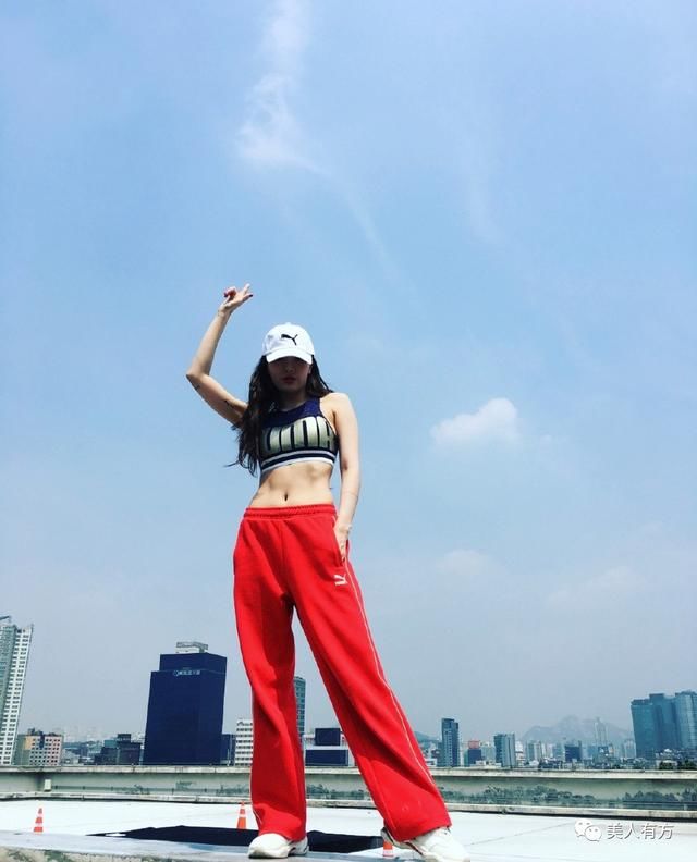 金泫雅｜19禁的性感小野马回归了，她为何如此迷人？