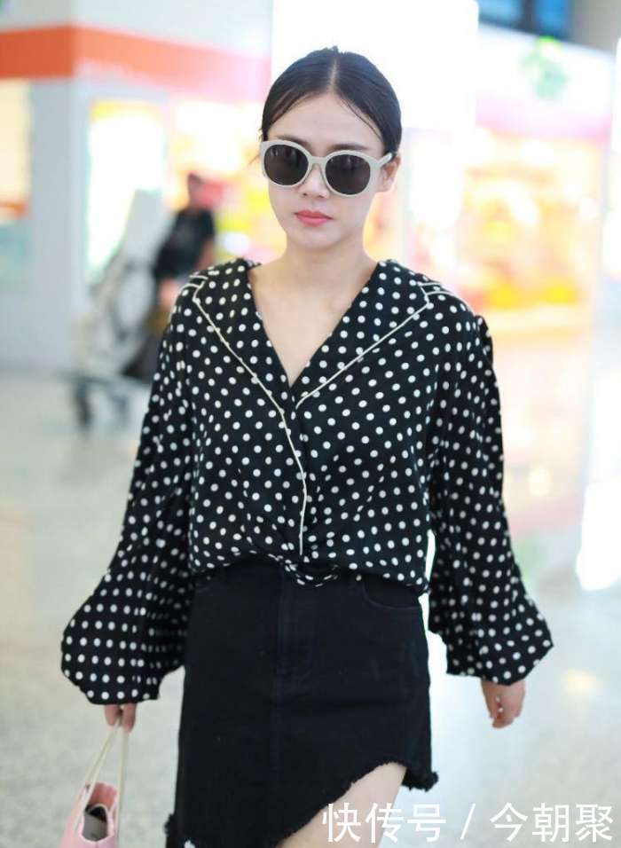 马思纯真着急, 一条短裙被她穿成五五分, 看到她的腿我沉默了