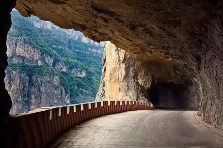 中国一座藏在"井"里的村子, 与世隔绝几千年,养在深闺人未识