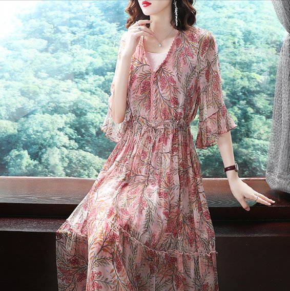 奔四奔五女人别穿地摊货，丢人!正流行的高雅裙，洋气精致美扎心