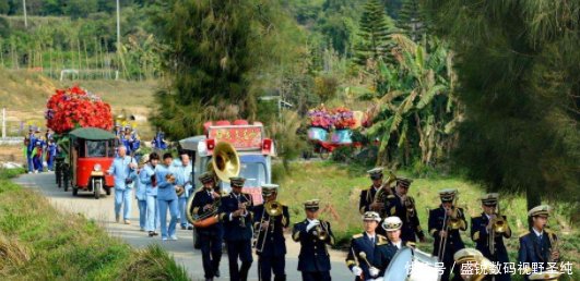 农村“火葬”“土葬”争执不断，农民头大的新政策又来，有点寸步