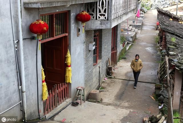  城市居民：为什么农村实行一户一宅，城市就可以一户多宅？看看