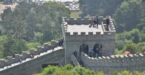我国南方现“山寨长城” 门票50元, 吸引大量游客!