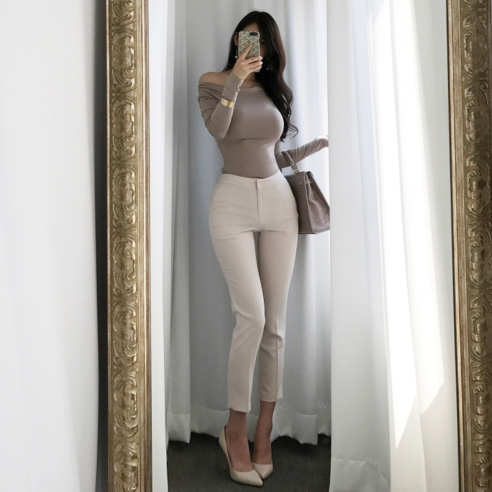 街拍：不简单的黑白, 别出心裁，小姐姐难以驾驭!