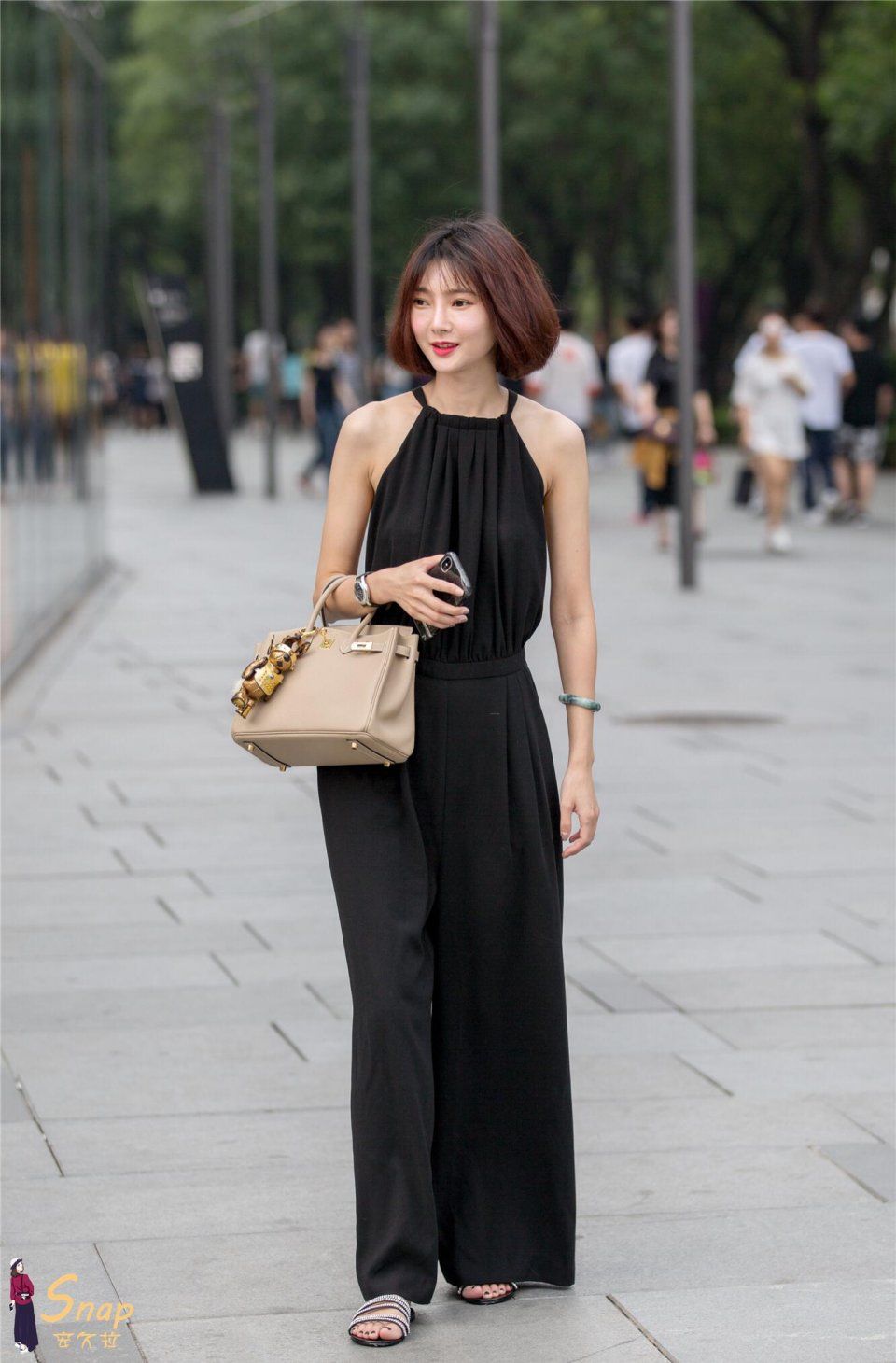 吸引人的街拍，可以没有漂亮的脸蛋，有刘诗诗、杨幂的气质最美