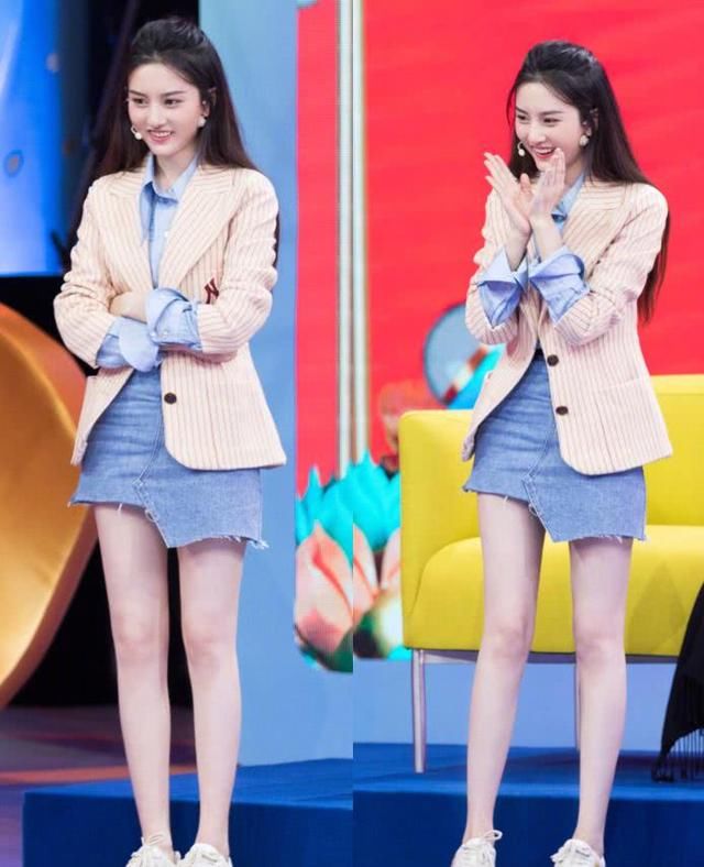 求求宋祖儿，不要再把裙子撕掉一块了，露腿真不给一般人活路