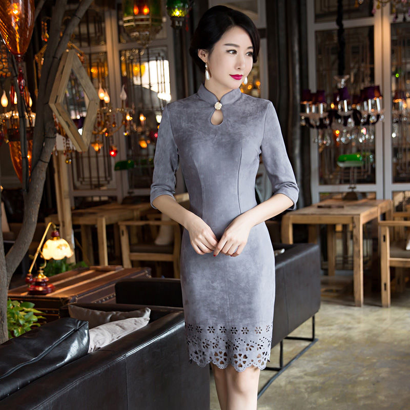 老婆穿这身旗袍去日本出差，把和服都给比下去，外国佬纷纷求合影