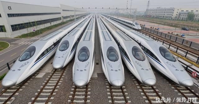 中国最“赚钱”的高铁, 耗资2200亿, 一年收入更是超过300亿!