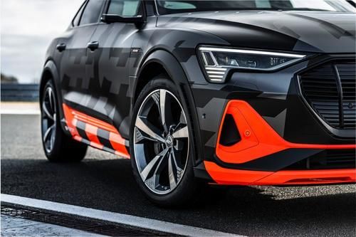  『tron』奥迪全新e-tron纯电车系，将出高性能S-models，名副其实的小钢炮