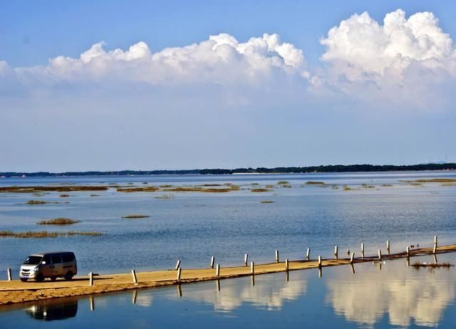 全球最美水上公路，汽车可与船同行，涨潮时才会出现