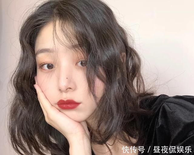  『女生』女生平时有这几个行为，会越来越油腻，被称为老阿姨也有可能