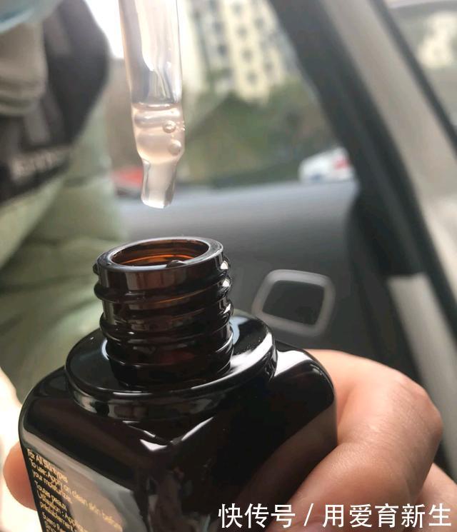 脸上@脸上有这些问题,不建议使用当下三大精华,看你是不是花冤枉钱了
