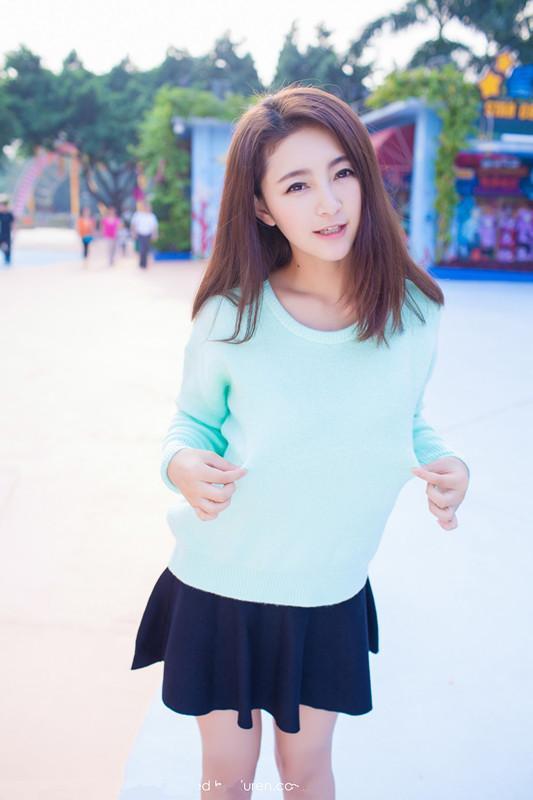 美女小姐姐纯真可爱五官精致，小蛮腰女神！