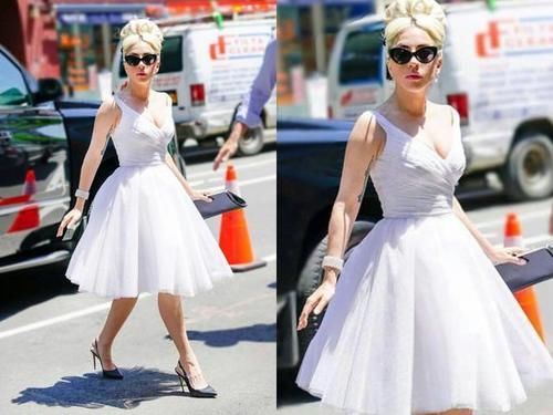 Gaga与未婚夫甜蜜出街不忘凹凸造型,连穿多天的30cm战靴估计难火