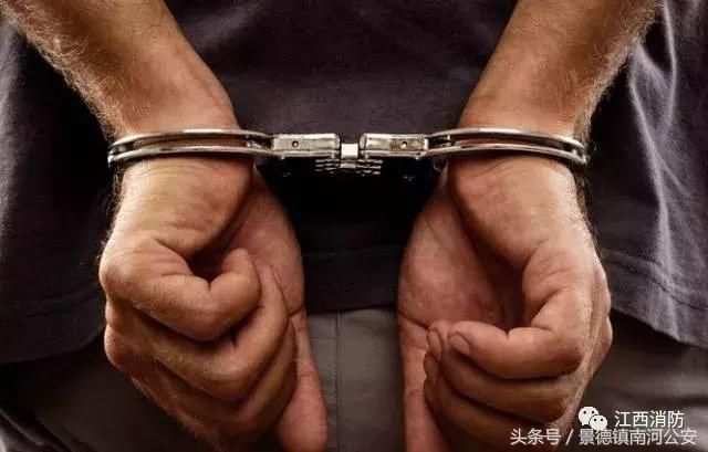 辟谣｜省政府大院旁大火，从15楼炸到底楼，很多人没起床就一下火