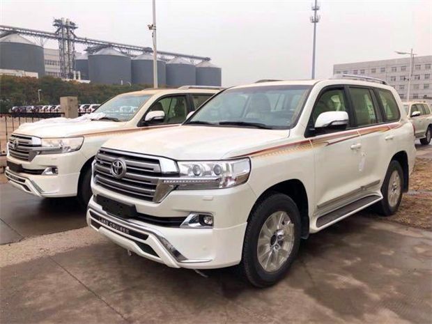 2018款中东版丰田酷路泽4000天津海关报出最