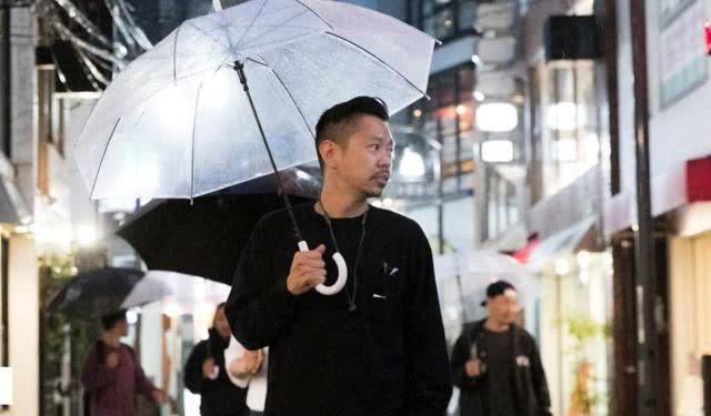  『潮牌』除了卖衣服都在做些啥？你不会还觉得它是“潮牌”吧？