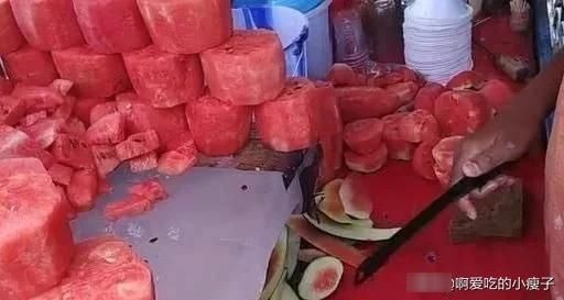  『食物』印尼究竟有多奇妙？仅是吃西瓜的方法全看呆游人，称得上卖瓜绝技