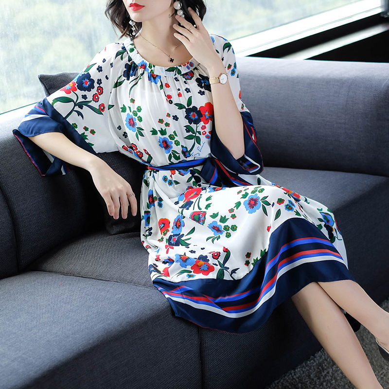 新款唯美秋装 这么穿一定不掉价 很显气质，同事都问哪儿买的