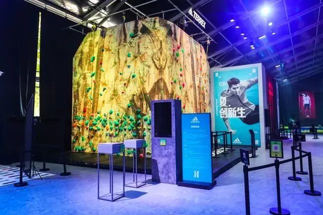 adidas 开了个游戏派对!你也能参加!做任务就能得礼品!