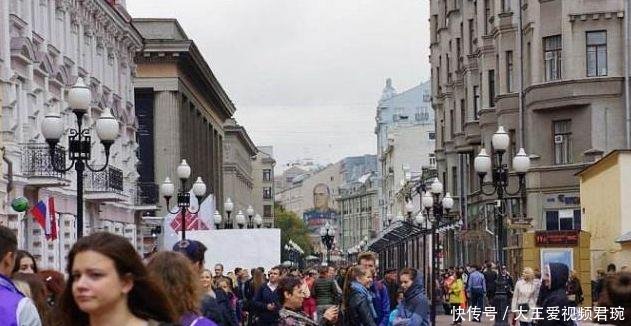 两万人民币兑换197000卢布，在俄罗斯能玩多久美女这样说