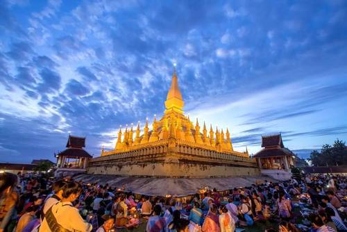 在老挝, 100元人民币可以买到什么? 老挝美女告诉你“超值”玩法