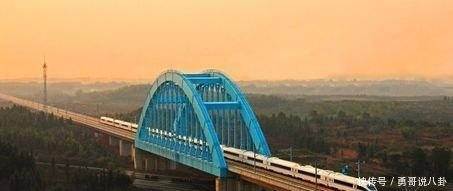  [明年]四川和贵州预计砸351亿修建高铁, 计划明年动工, 当地可能
