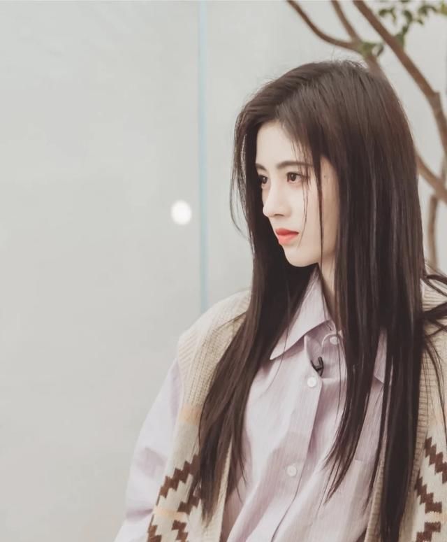 美女@有一种港风美女叫鞠婧祎!跟着她学穿搭,你也可以这么美!