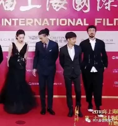 女演员坐周一围大腿两人有暧昧?朱丹做了这件事谣言不攻自破!