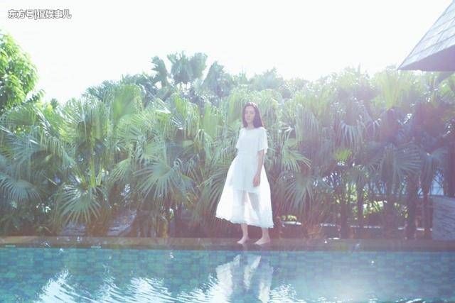 郭碧婷豁出去了!为秀长腿不慎露出内裤,网友:别遮了都看光了!