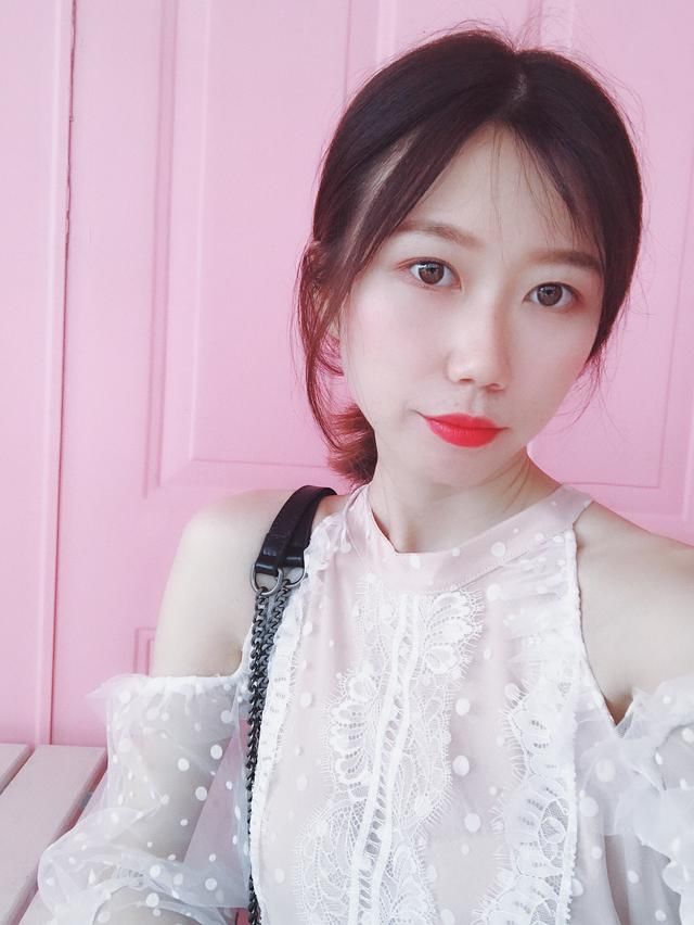 一字肩,吊带,透视装等露背露肩的衣服搭什么内衣?