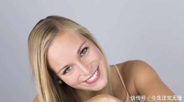 『分泌』头发多油必须每天洗头吗 或许你做不对