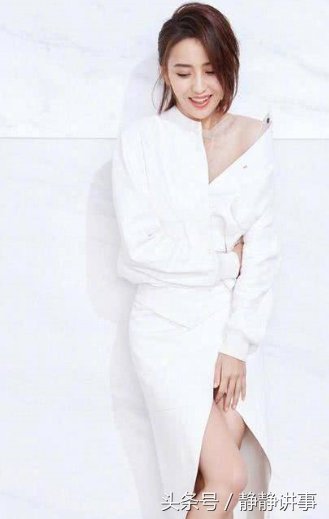 佟丽娅短裤烂到只剩一个“三角形”，网友:越烂越时尚?