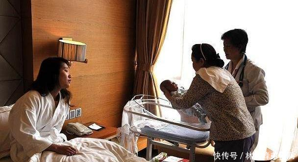 你怎么照顾我孙女的!刚出生宝宝分泌乳汁,儿