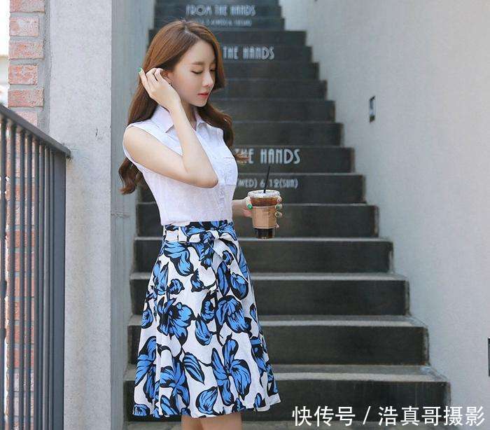 街拍：小姐姐穿上连衣裙非常漂亮, 气质满满的, 女神范爆表呀