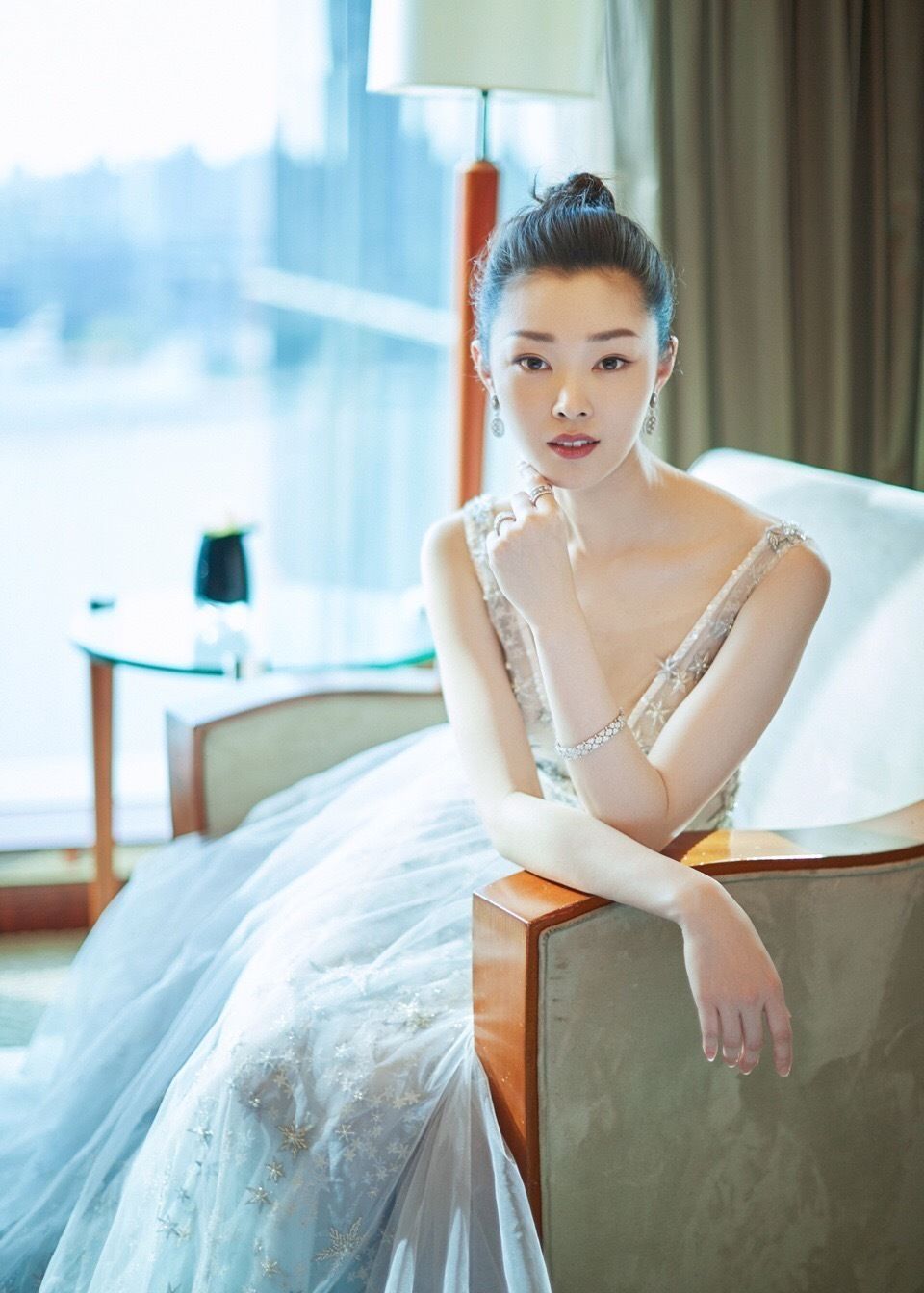 旗袍女神宋轶，气质太好晚礼服也可以轻松驾驭